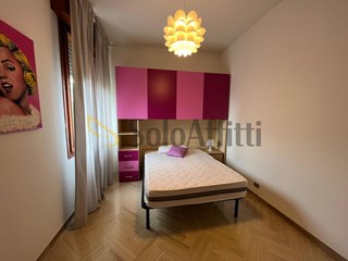 Stanza in Affitto a Modena, 320&euro;, 140 m²