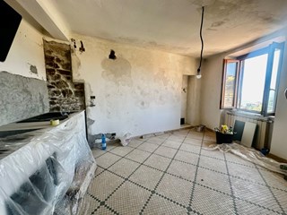 Casa Semi Indipendente in Vendita a Vezzano Ligure, 96'000€, 100 m²