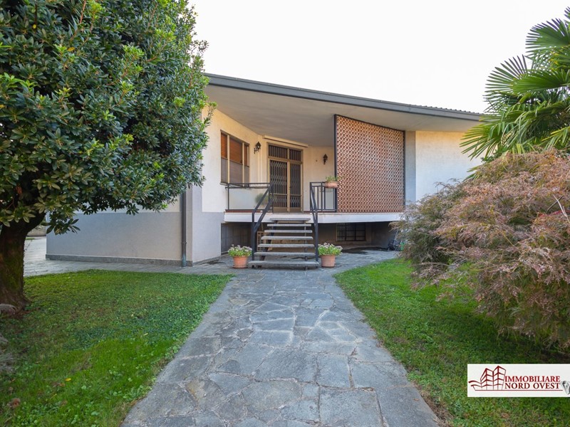 Villa in Vendita a Albairate, 429'000€, 250 m²
