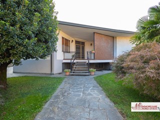 Villa in Vendita a Albairate, 429'000€, 250 m²
