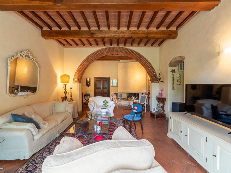 Casa di corte in Vendita a Crespina Lorenzana, zona Crespina, 650'000€, 190 m², arredato, con Box