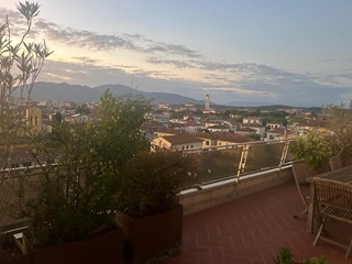 Attico in Vendita a Pontedera, 325'000€, 180 m², arredato, con Box