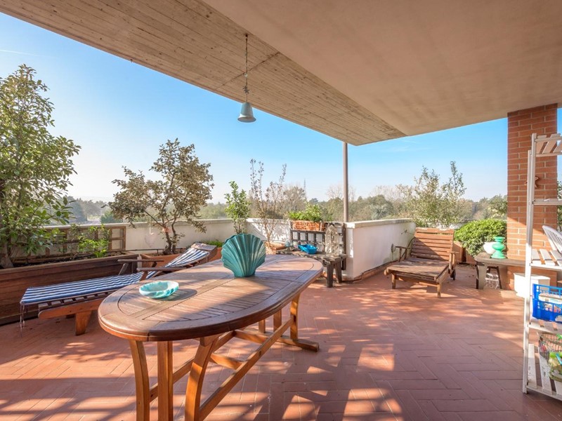 Attico in Vendita a Reggio Emilia, zona Canali, 440'000€, 103 m², con Box