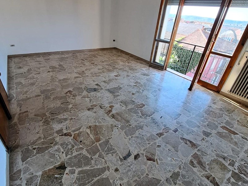 Quadrilocale in Vendita a Santa Croce sull'Arno, 82'000€, 100 m²