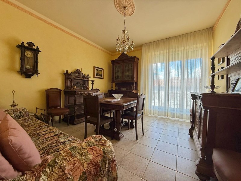 Quadrilocale in Vendita a Pontedera, 80'000€, 75 m²