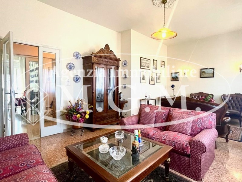 Appartamento in Vendita a Pontedera, 135'000€, 125 m², arredato