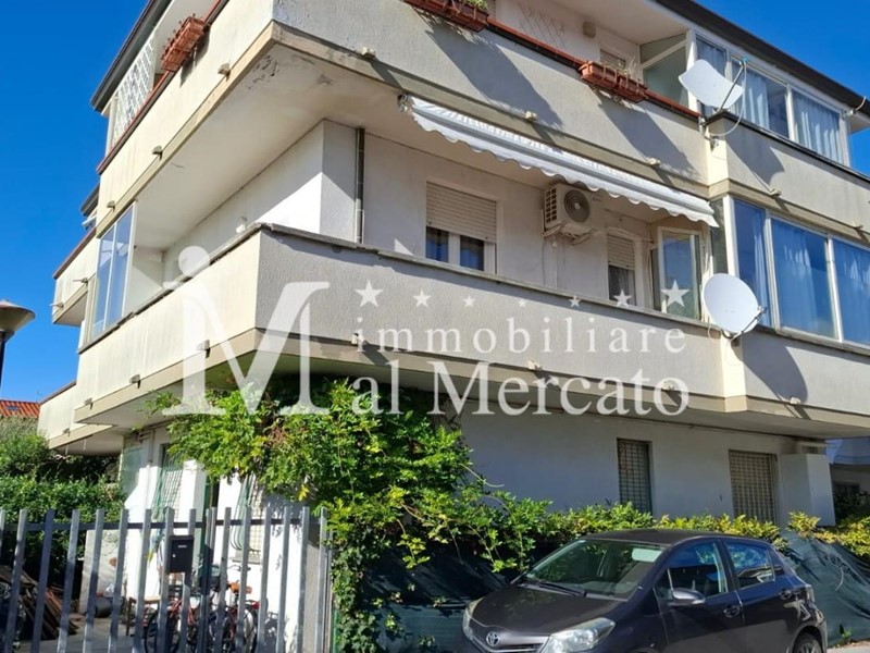 Trilocale in Vendita a Viareggio, 169'000€, 60 m², arredato