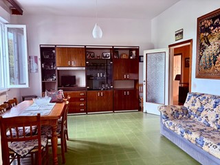 Appartamento in Vendita a Empoli, zona Santa Maria a Ripa, 250'000€, 130 m², arredato, con Box