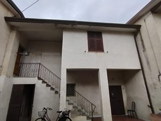 Casa Indipendente in Vendita a Massa, 135'000&euro;, 75 m²