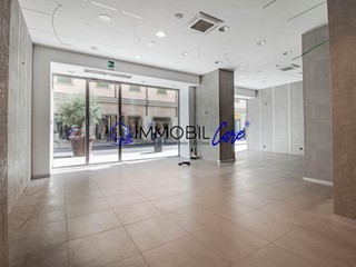 Immobile commerciale in Affitto a Livorno, 8'300€, 285 m²
