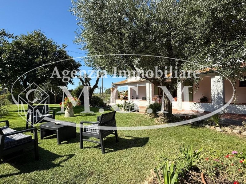 Casa Semi Indipendente in Vendita a Pontedera, zona Santa Lucia, 315'000€, 180 m², arredato
