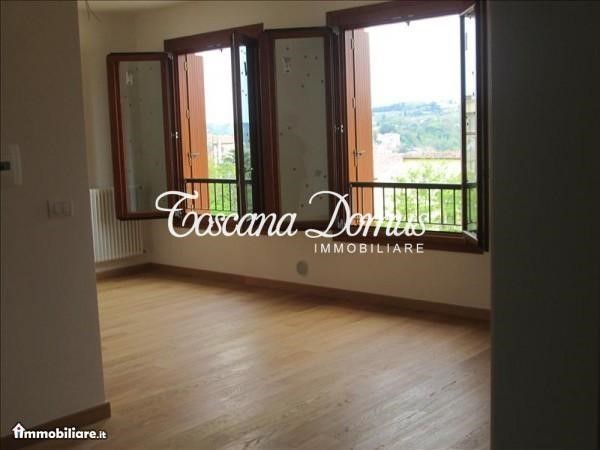 Trilocale in Vendita a Siena, 300'000€, 70 m², arredato, con Box