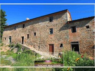 Casale in Vendita a Buggiano, 490'000€, 240 m²