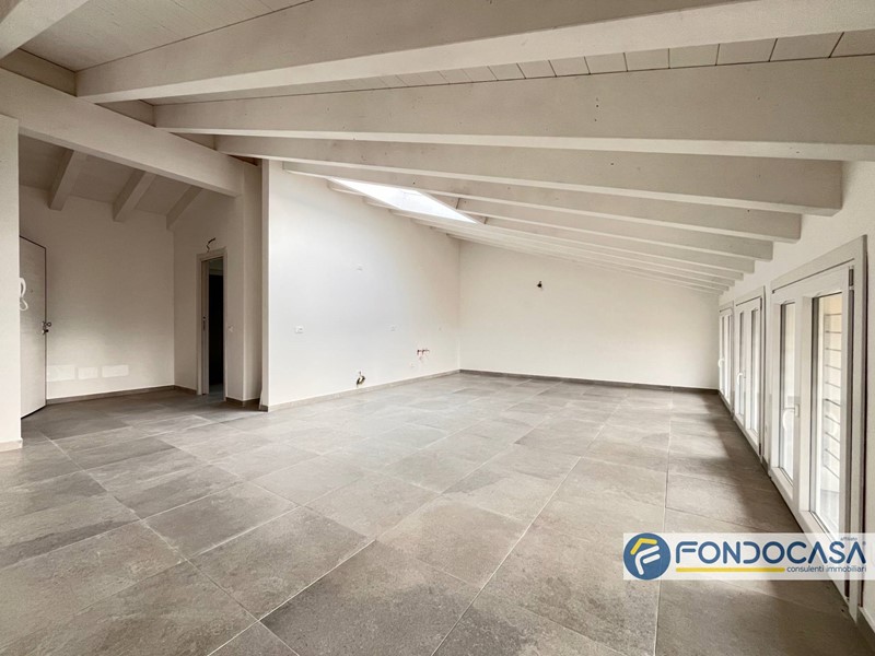 Attico in Vendita a Palazzolo sull'Oglio, 296'000€, 150 m²