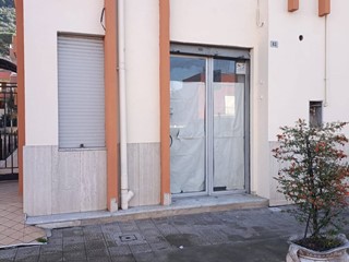 Immobile commerciale in Vendita a Roccapiemonte, 40'000&euro;, 30 m²