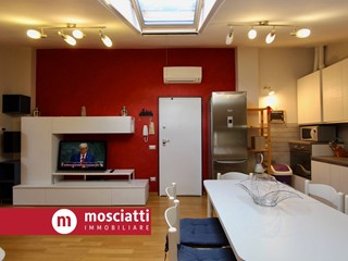 Attico in Vendita a Castelraimondo, 68'000&euro;, 55 m²