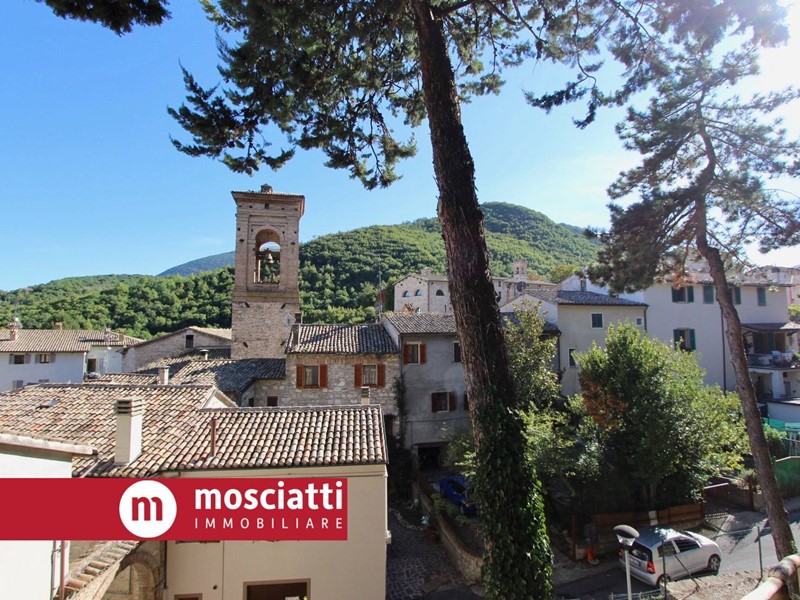 Casa Indipendente in Vendita a Esanatoglia, 58'000&euro;, 80 m²