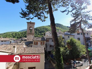 Casa Indipendente in Vendita a Esanatoglia, 58'000&euro;, 80 m²