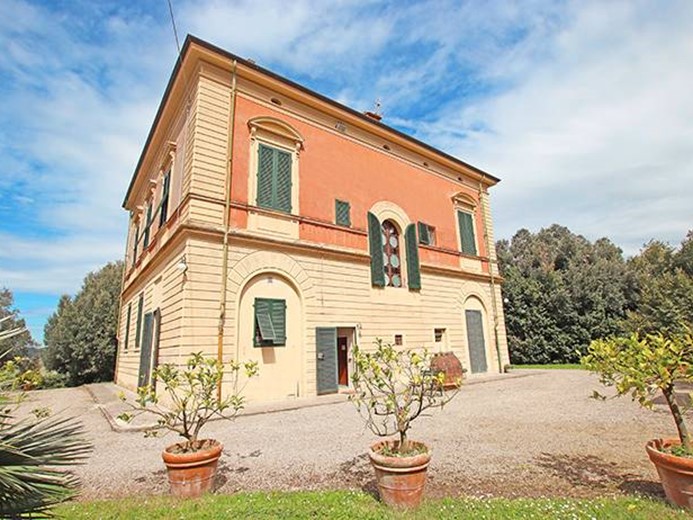 Rustico in Vendita a Terricciola, 2'350'000€, 3000 m²