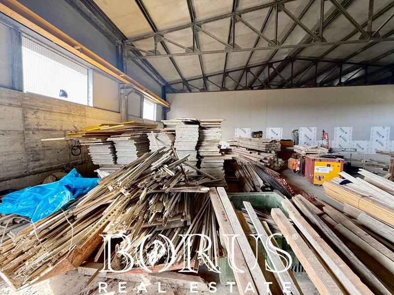 Capannone in Affitto a Villa Literno, 2'000€, 500 m²