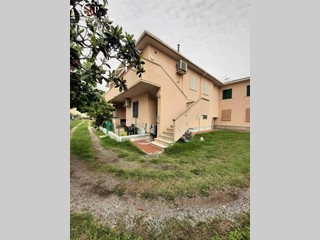 Trilocale in Vendita a Cecina, 239'000€, 69 m²