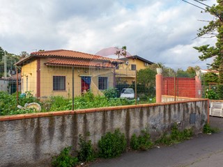 Villa in Vendita a Misterbianco, 165'000€, 160 m²