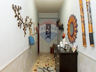 Appartamento in Vendita a Catania, 89'000&euro;, 135 m²