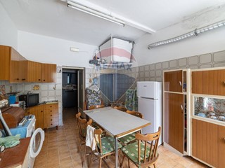 Trilocale in Vendita a Caltagirone, 30'000€, 73 m²