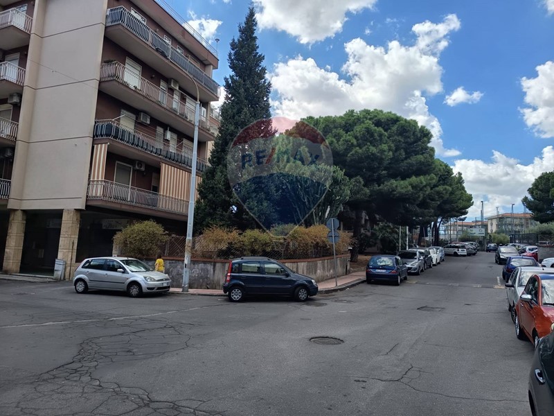 Quadrilocale in Vendita a Gravina di Catania, 120'000€, 115 m²