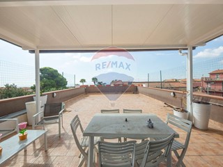 Appartamento in Vendita a Catania, 173'000&euro;, 185 m²