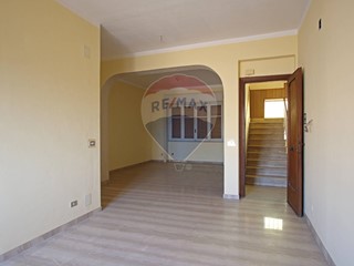 Appartamento in Vendita a Lentini, 77'000€, 168 m²