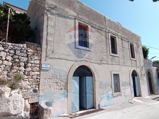 Casa Indipendente in Vendita a Ferla, 160'000€, 400 m², con Box