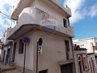 Casa Indipendente in Vendita a Canicattini Bagni, 55'000€, 130 m²