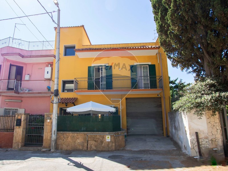 Casa Indipendente in Vendita a Siracusa, 225'000&euro;, 183 m²