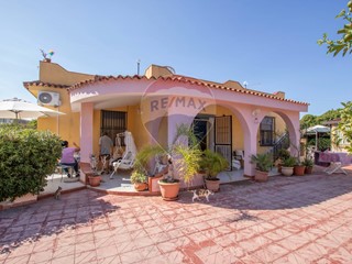 Villa in Vendita a Siracusa, 230'000&euro;, 140 m²