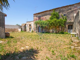 Rustico in Vendita a Siracusa, 280'000&euro;, 885 m²