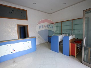 Immobile commerciale in Vendita a Siracusa, 50'000&euro;, 41 m²