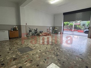 Immobile commerciale in Vendita a Mugnano del Cardinale, 58'000€, 110 m²
