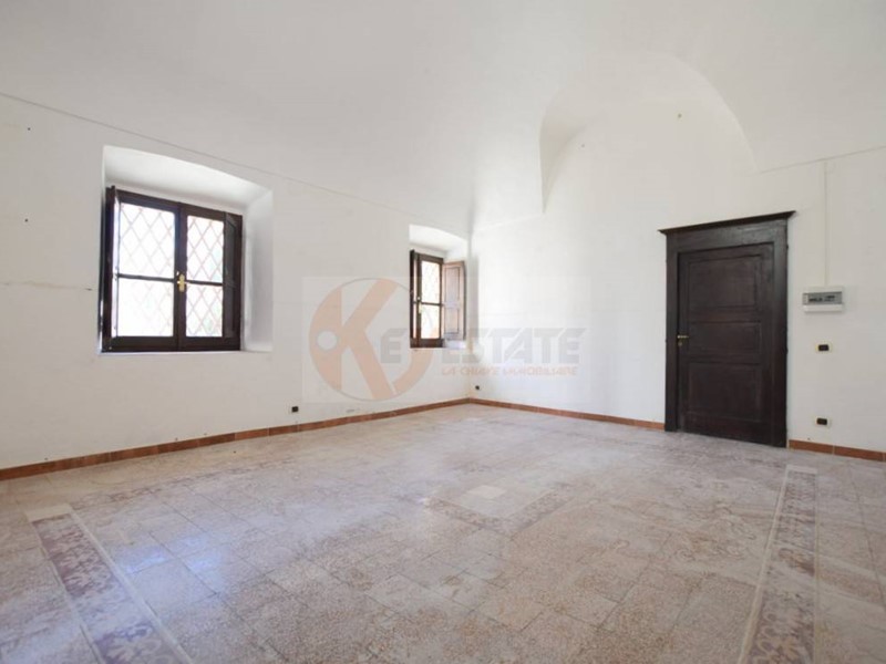 Immobile commerciale in Affitto a Nuoro, 700&euro;, 78 m²