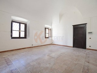 Immobile commerciale in Affitto a Nuoro, 700&euro;, 78 m²