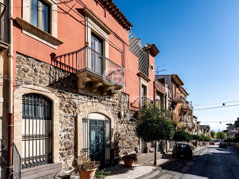 Appartamento in Vendita a Militello in Val di Catania, 285'000€, 531 m²