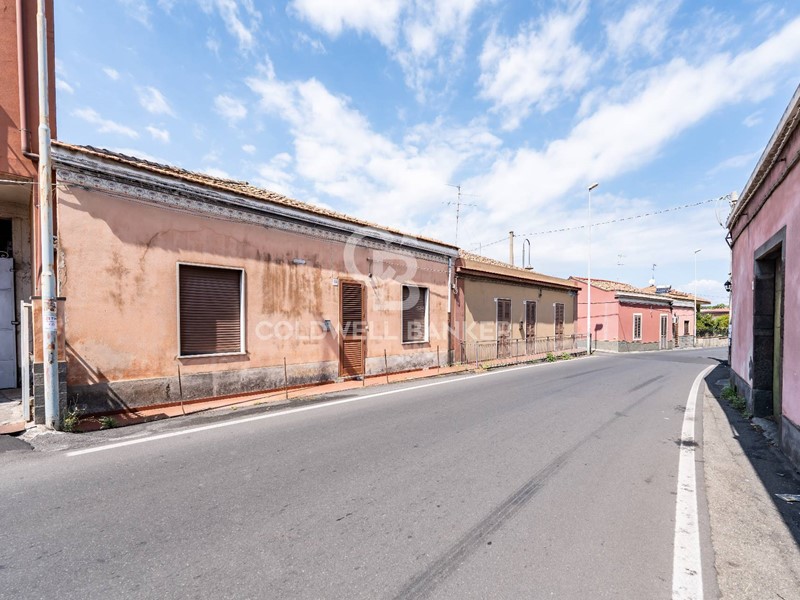 Casa Indipendente in Vendita a Acireale, 87'000€, 159 m²