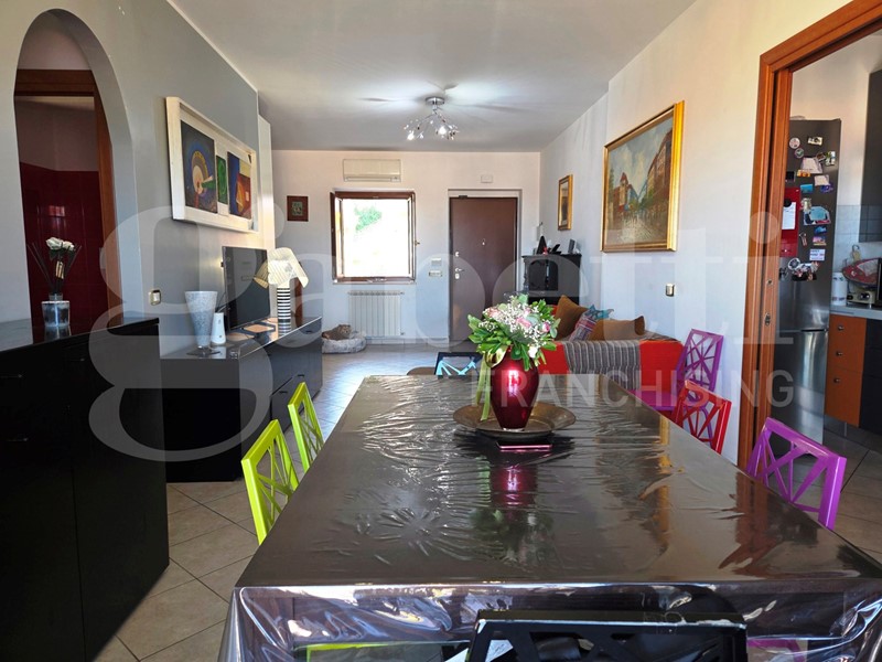 Appartamento in Vendita a Marano Marchesato, 99'000€, 130 m²