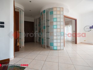Appartamento in Vendita a Pinerolo, 229'000€, 160 m²