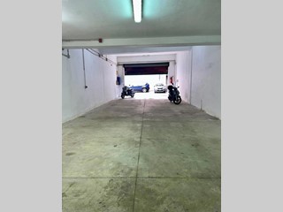 Magazzino in Affitto a Palermo, 650€, 104 m²