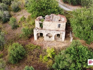 Casale in Vendita a Casal Velino, 79'000€, 236 m²