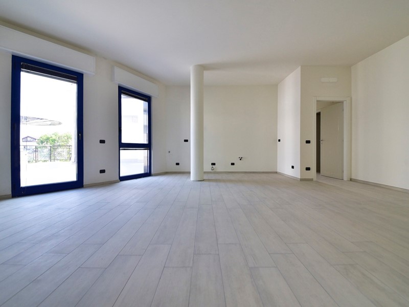 Attico in Vendita a Cesano Maderno, 220'000€, 111 m²