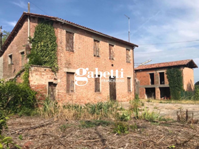 Casale in Vendita a Arre, 85'000€, 190 m²