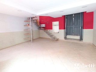 Negozio in Affitto a Pomigliano d'Arco, 550€, 55 m²