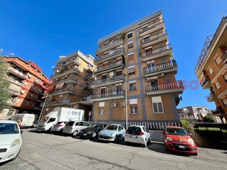 Trilocale in Vendita a Guidonia Montecelio, 159'000€, 100 m²